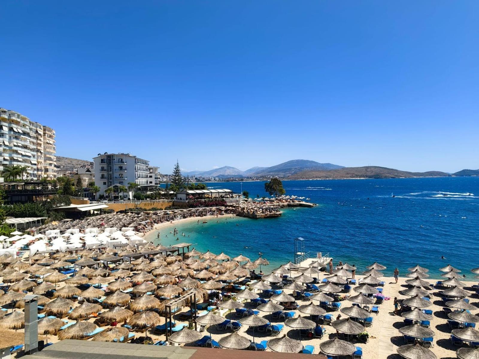 Leon Sea View Apartment Sarandë 外观 照片