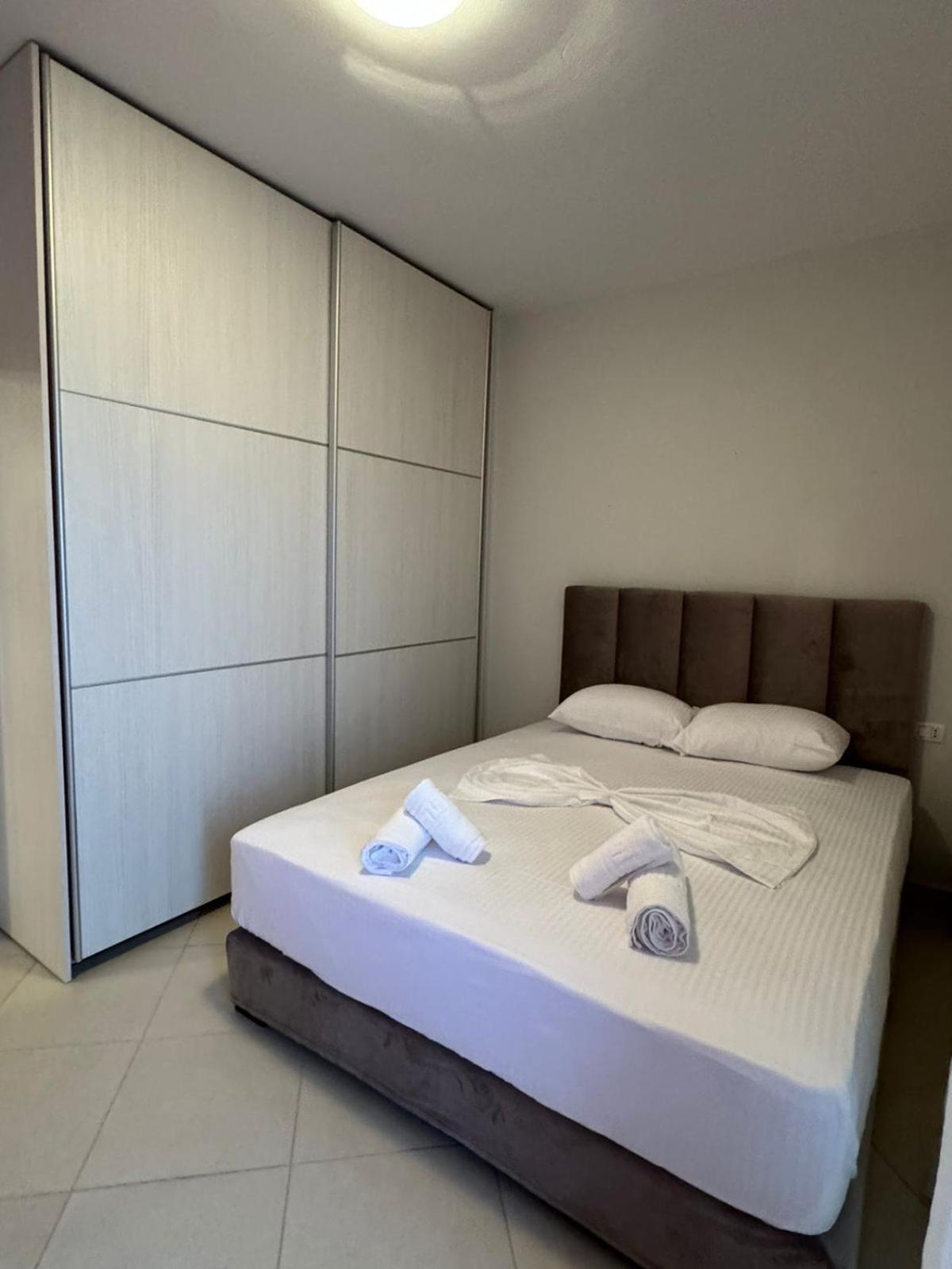 Leon Sea View Apartment Sarandë 外观 照片