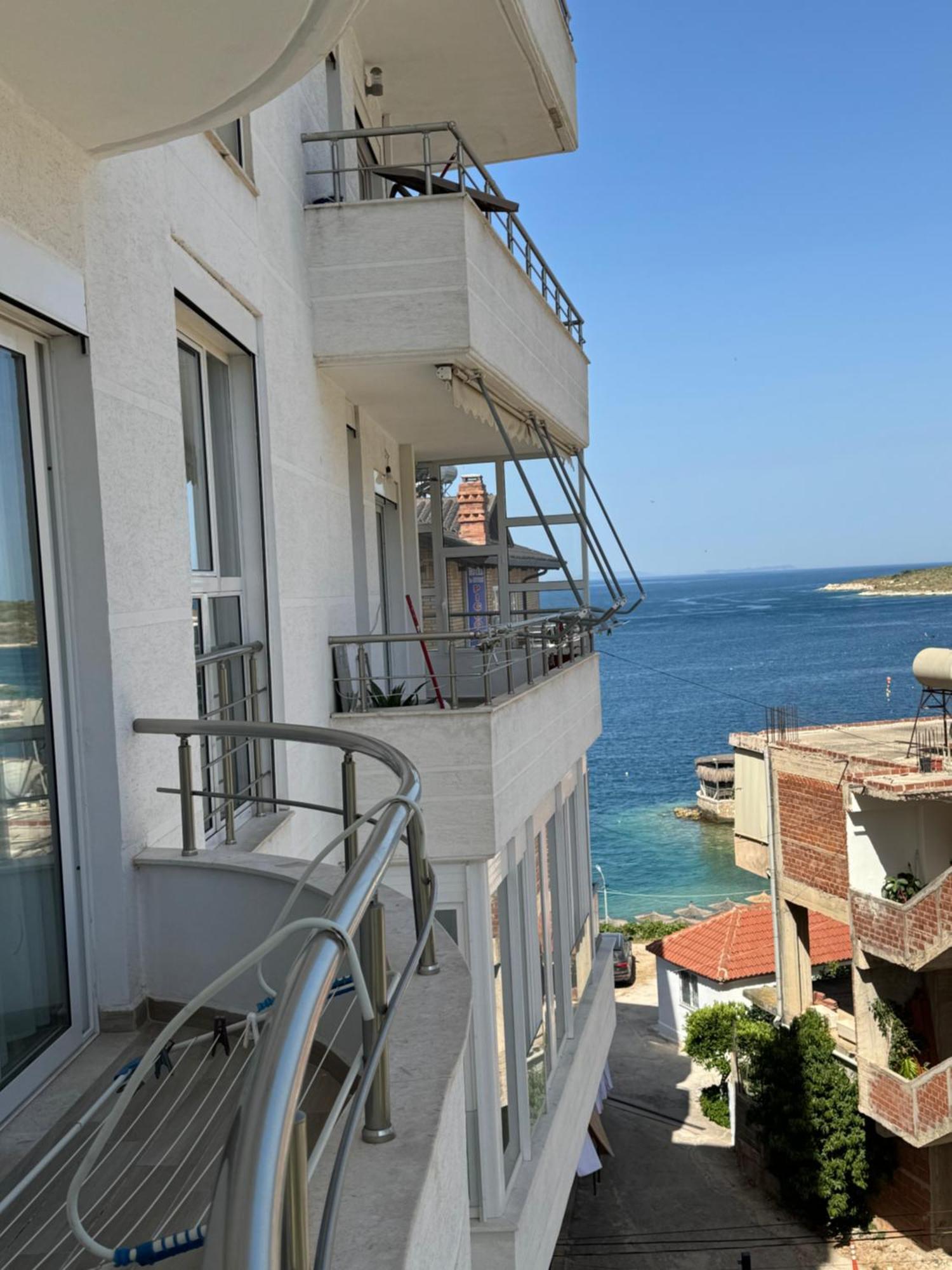 Leon Sea View Apartment Sarandë 外观 照片